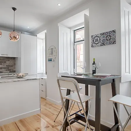 Bmyguest - Principe Real Charming